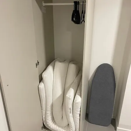 아파트 The Black Door. 스타방에르